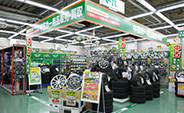 Buying and selling of used parts at the AUTOBACS Secohan Ichiba